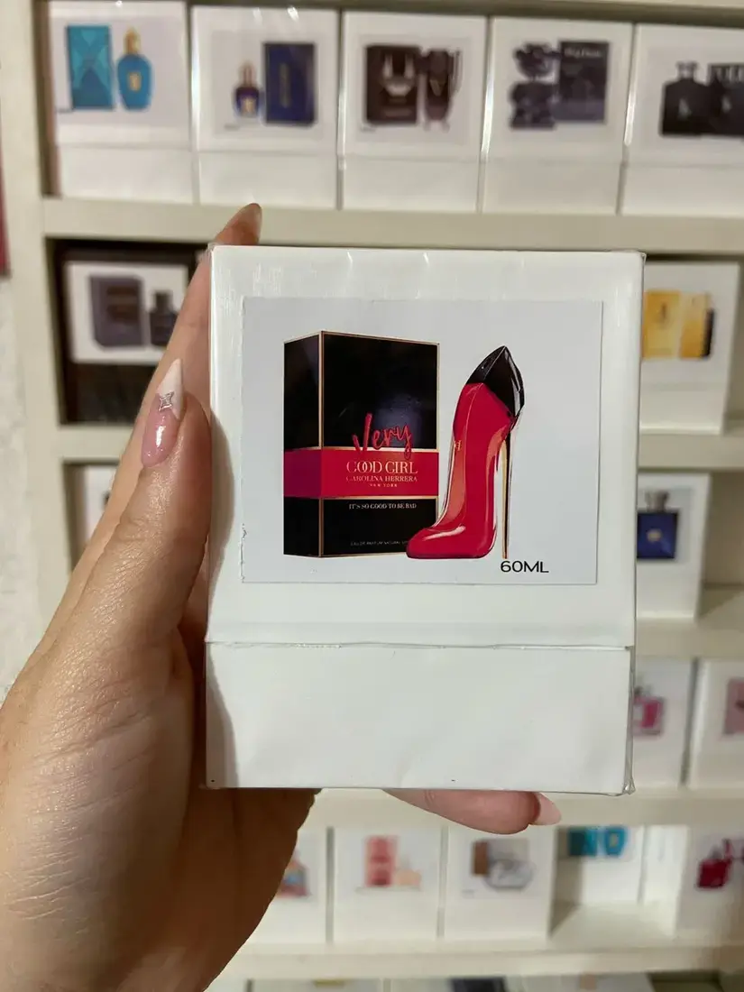 Very Good Girl - Carolina Herrera
